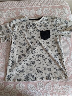 Eighty Eight Cream Paisley Tee with Black Pocket